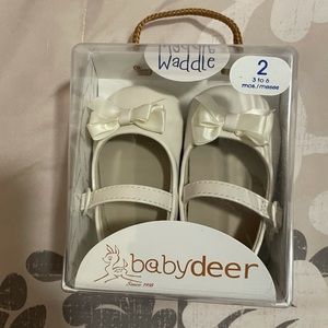 Baby Girls’ Patent Skimmer Crib Shoes